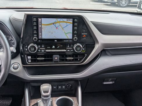 Used 2021 Toyota Highlander Limited AWD/4WD image 17