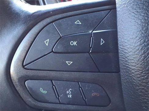 Used 2021 Dodge Challenger SXT image 27