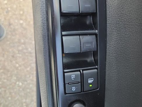 Used 2025 Toyota Camry SE image 29