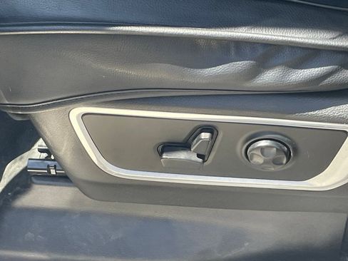 Used 2021 RAM 1500 Laramie w/ Sport Appearance Package image 5