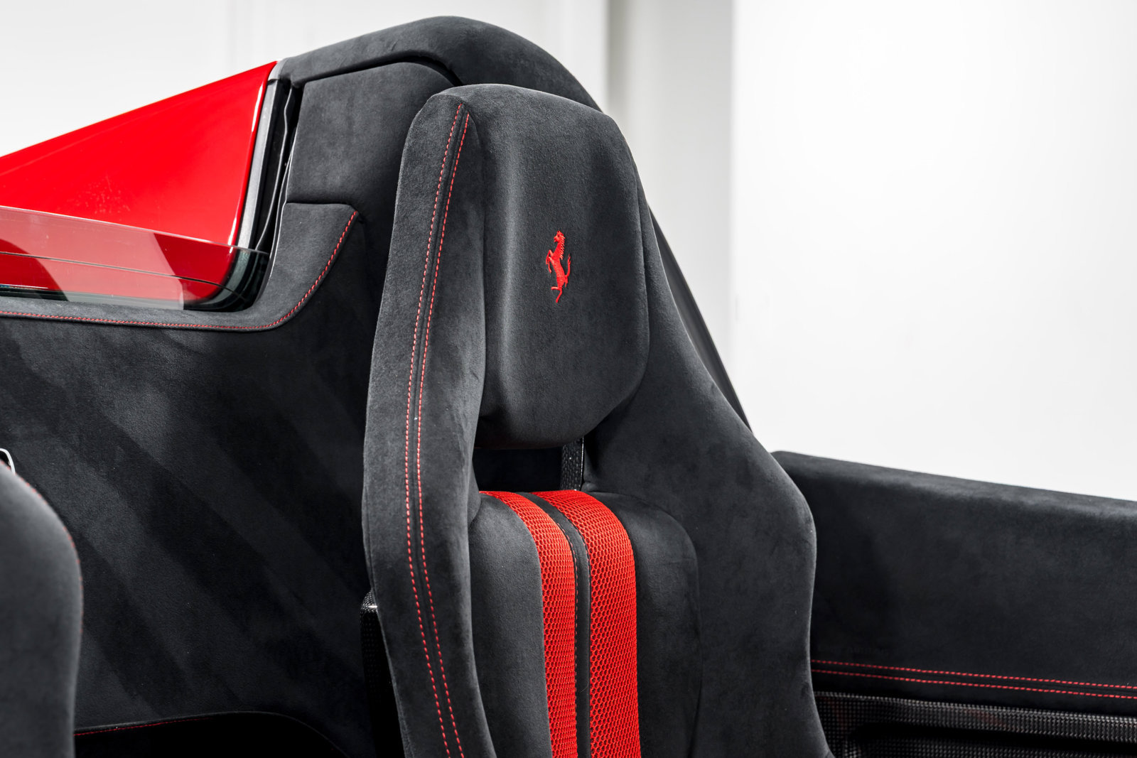 Used 2015 Ferrari 458 Speciale A RWD image 31