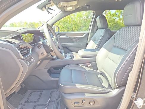 New 2026 GMC Acadia Denali w/ Super Cruise Package AWD/4WD image 17