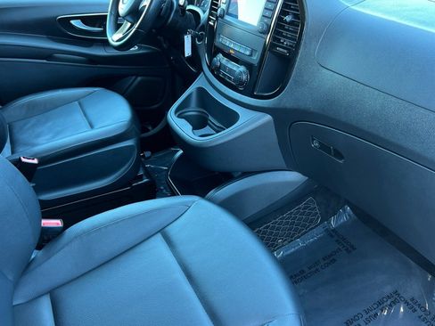 Used 2023 Mercedes-Benz Metris Passenger image 19