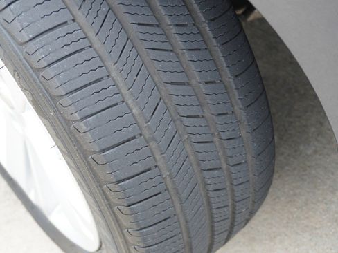 Used 2011 Nissan Altima 3.5 SR w/ 3.5SR Premium Pkg FWD image 12