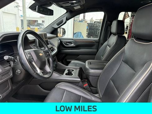 Used 2023 Chevrolet Suburban Premier AWD/4WD image 16