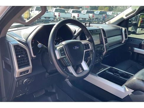 Used 2019 Ford F250 Lariat w/ Lariat Ultimate Package AWD/4WD image 16