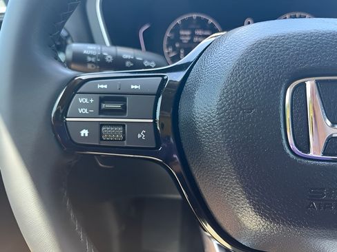 Used 2025 Honda Pilot Touring image 20