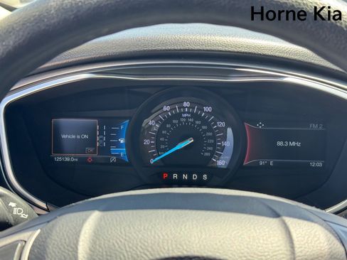 Used 2019 Ford Fusion SE FWD image 17