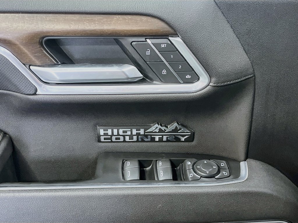Used 2025 Chevrolet Silverado 1500 High Country AWD/4WD image 18