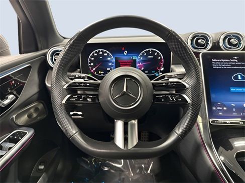 Used 2023 Mercedes-Benz GLC 300 4MATIC image 17