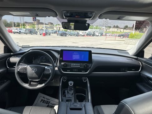 Certified 2024 Toyota Grand Highlander XLE image 28