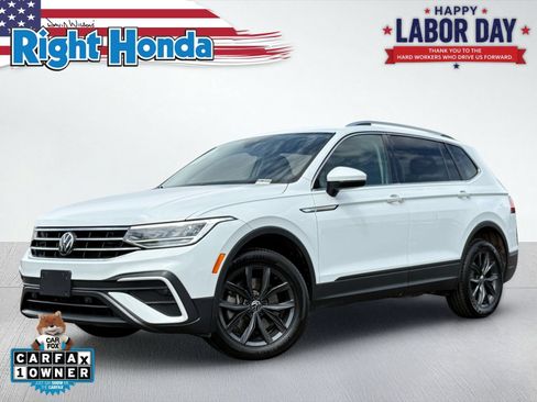 Used 2024 Volkswagen Tiguan SE AWD/4WD image 1