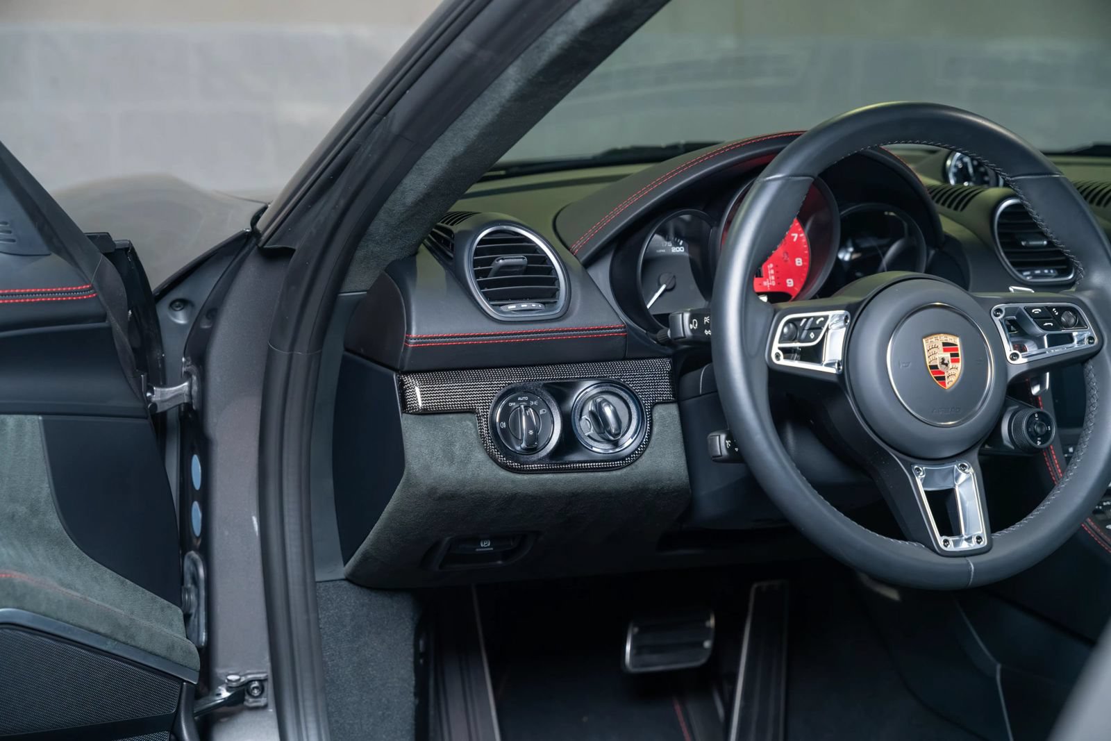 Used 2024 Porsche 718 Cayman GTS RWD image 71