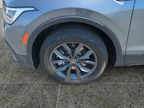 Used 2023 Volkswagen Tiguan SE image 14