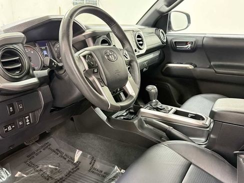 Certified 2023 Toyota Tacoma Limited AWD/4WD image 12
