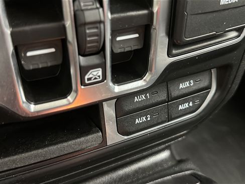 Used 2023 Jeep Gladiator Overland AWD/4WD image 21