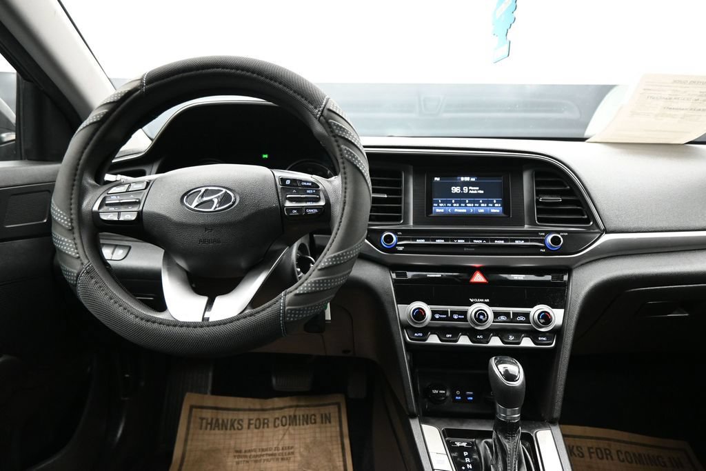 Used 2020 Hyundai Elantra SE w/ Cargo Package (C1) FWD image 14