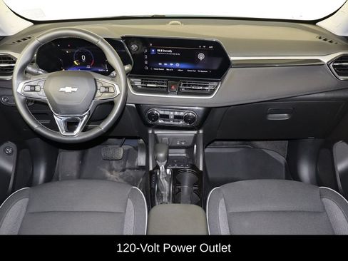 Used 2024 Chevrolet TrailBlazer LT w/ Convenience Package FWD image 13