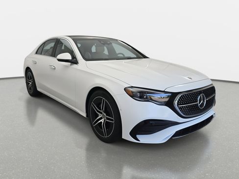 New 2026 Mercedes-Benz E 350 4MATIC Sedan image 3