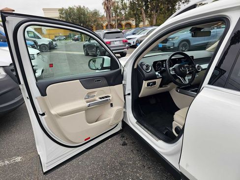 Certified 2022 Mercedes-Benz GLB 250 image 19