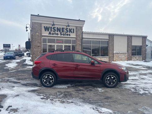 Used 2019 Subaru Crosstrek 2.0i Premium w/ Eyesight System image 2