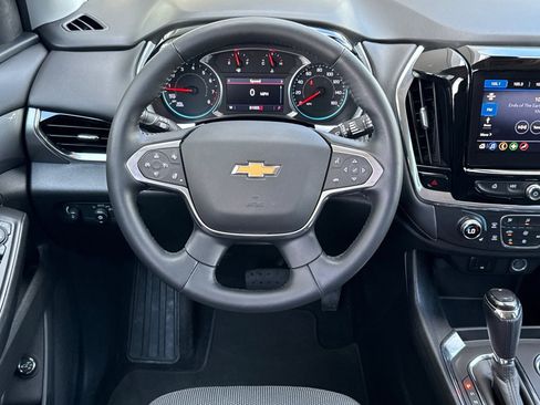 Used 2020 Chevrolet Traverse LT image 15