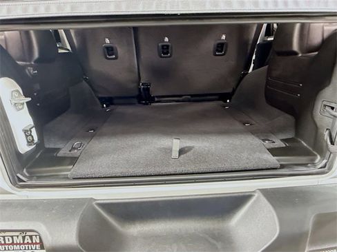 Used 2025 Jeep Wrangler Sport S image 33