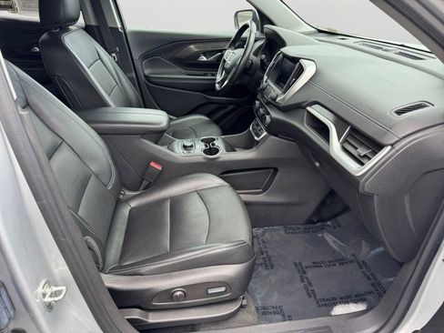 Used 2022 GMC Terrain SLT w/ Elevation Edition image 12