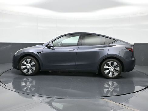 Used 2023 Tesla Model Y 2WD image 3