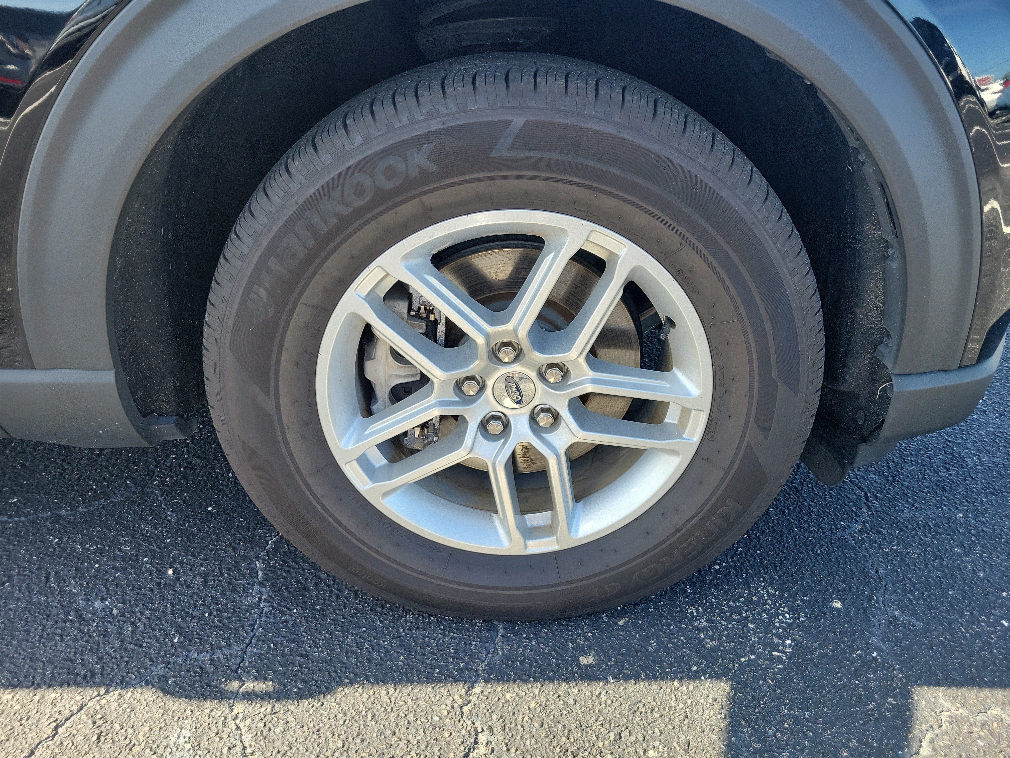 Used 2026 Ford Explorer Active RWD image 9