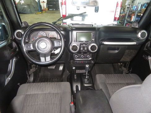 Used 2012 Jeep Wrangler Unlimited Sahara w/ Mopar Chrome Edition Group image 38