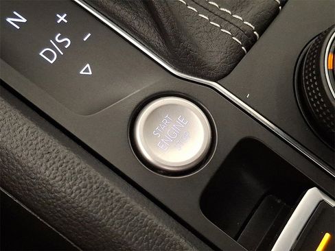 Used 2021 Volkswagen Atlas SE image 28