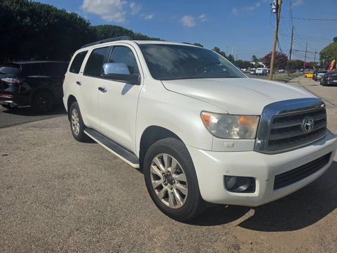 Used 2010 Toyota Sequoia Platinum AWD/4WD image 3