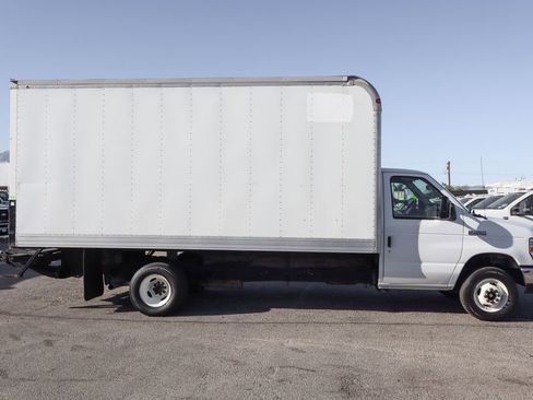 Used 2017 Ford E-450 and Econoline 450 Super Duty w/ Power Windows & Locks Group image 10