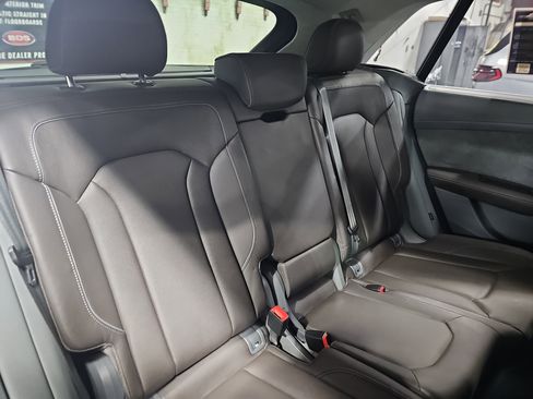 Used 2021 Audi Q8 Prestige image 12