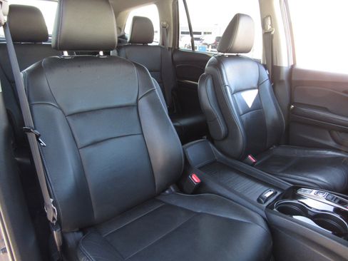 Certified 2019 Honda Pilot Touring image 11