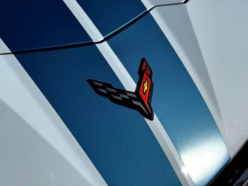 Used 2023 Chevrolet Corvette Stingray Preferred Cpe w/ Z51 Performance Package image 5