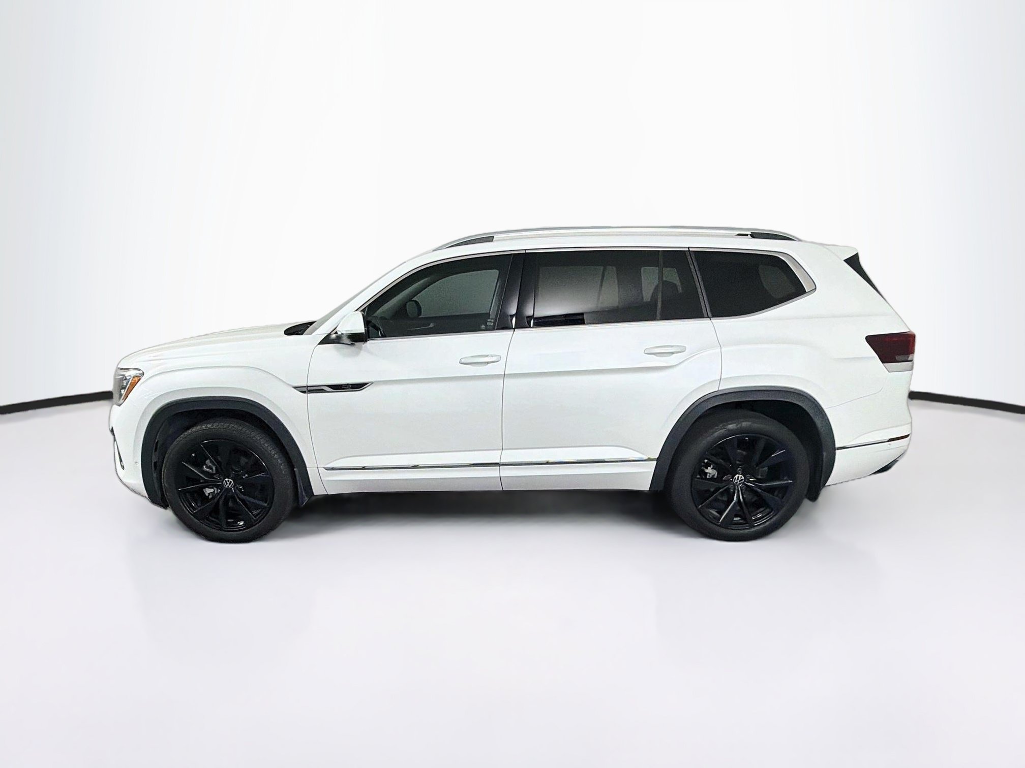 Used 2024 Volkswagen Atlas SEL Premium R-Line AWD/4WD image 4