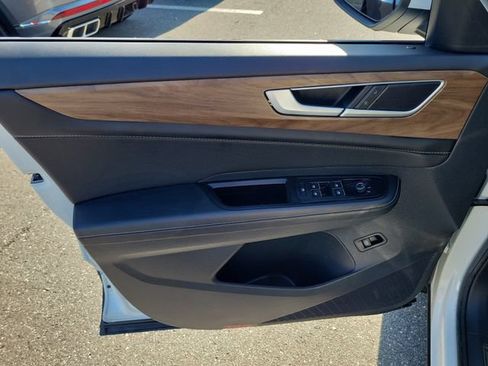 Certified 2024 Volkswagen Atlas SE FWD image 15