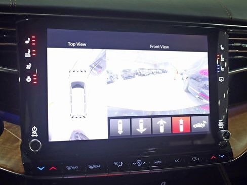 Used 2024 Jeep Grand Wagoneer Series III image 21