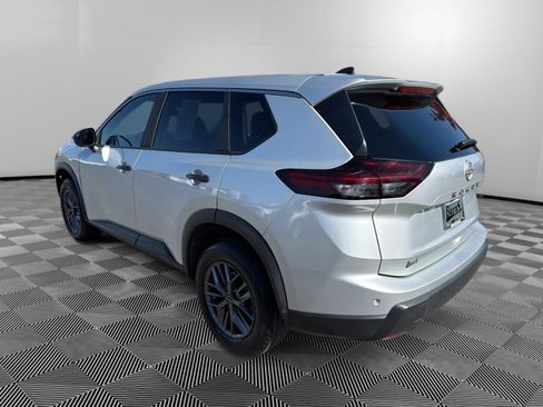 Used 2024 Nissan Rogue S image 5