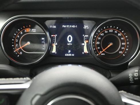 Used 2019 Jeep Wrangler Unlimited Sahara AWD/4WD image 13