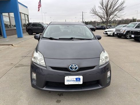 Used 2010 Toyota Prius Five image 2