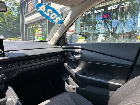 Used 2024 Honda Accord EX image 25