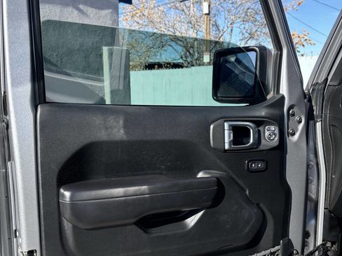 Used 2020 Jeep Gladiator Sport w/ Quick Order Package 24S image 5