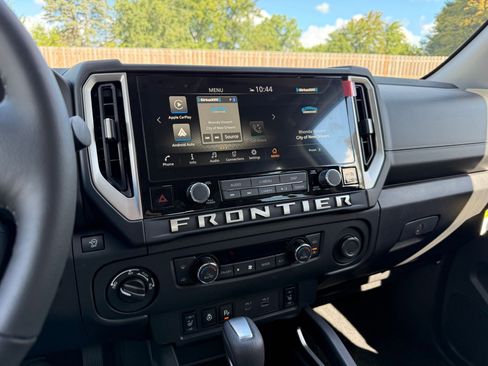 New 2025 Nissan Frontier SV w/ SV Convenience Package image 13