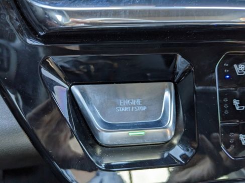 Used 2025 GMC Sierra 2500 Denali Ultimate image 39