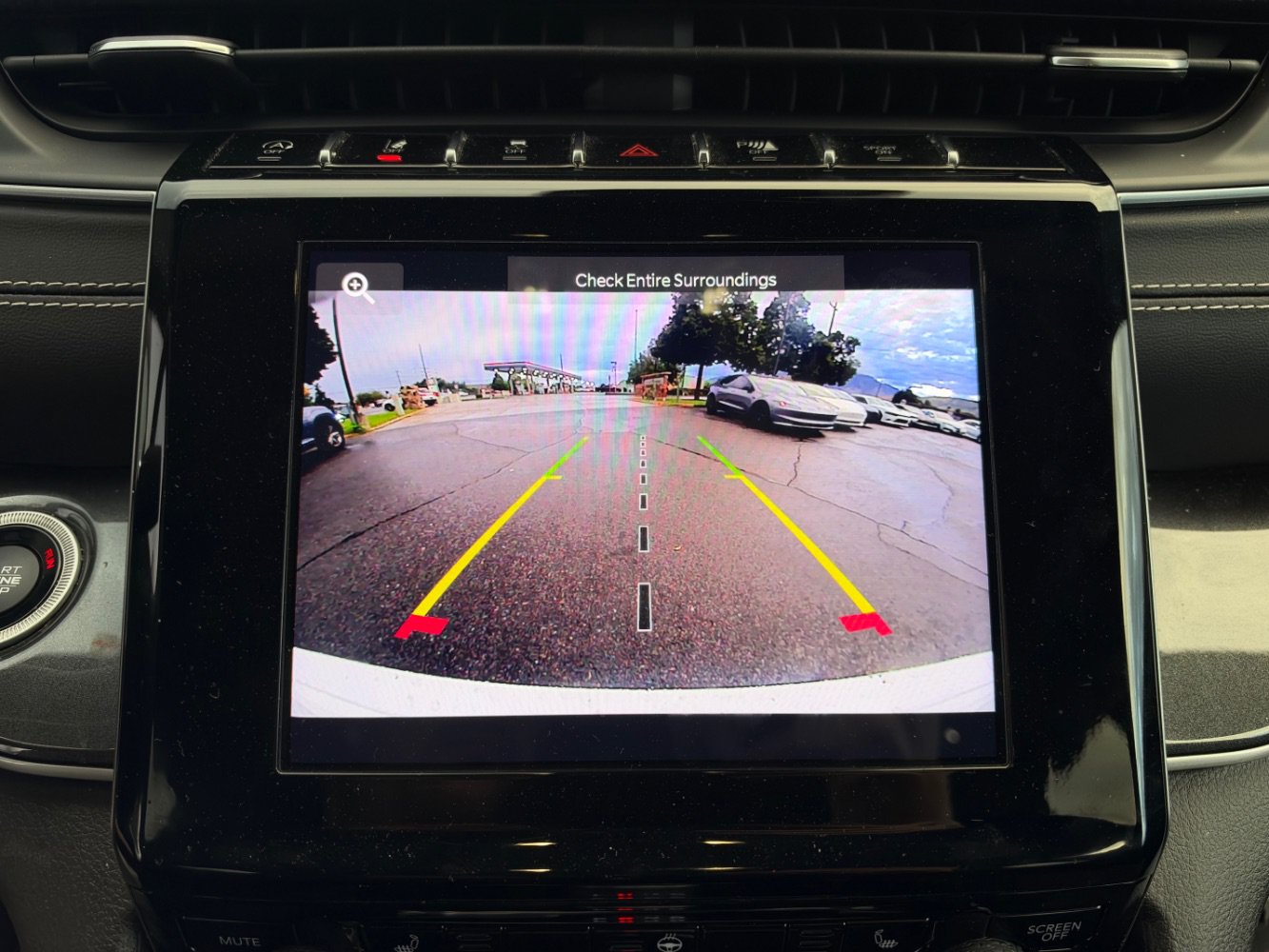 Used 2023 Jeep Grand Cherokee Altitude AWD/4WD image 15