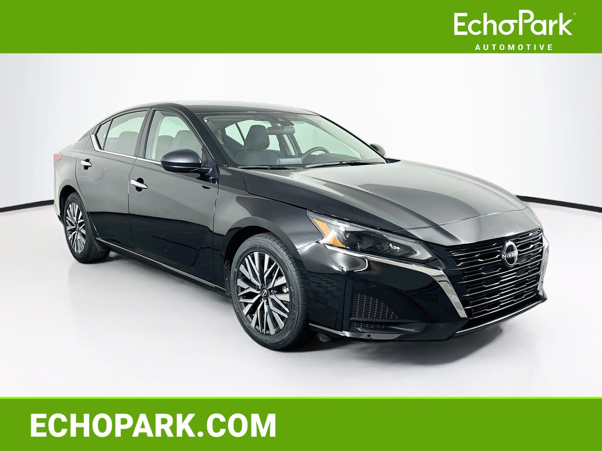 Used 2025 Nissan Altima 2.5 SV FWD image 1