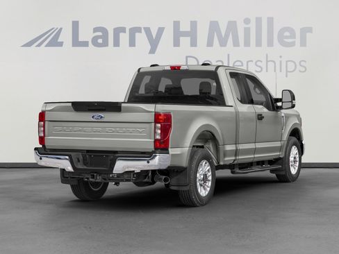 Used 2022 Ford F350 XLT w/ XLT Premium Package AWD/4WD image 2